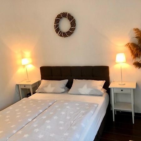 Apartment Tinyhouse Mit Pool, Outdoor Whirlpool Und Garten Petershagen-Eggersdorf Bagian luar foto